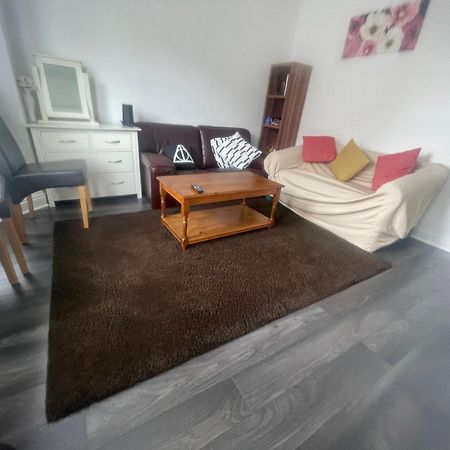4 Bedroom House 10 Mins Walk To The Beach And Less Than A Mile From Bournemouth Main Station Bagian luar foto