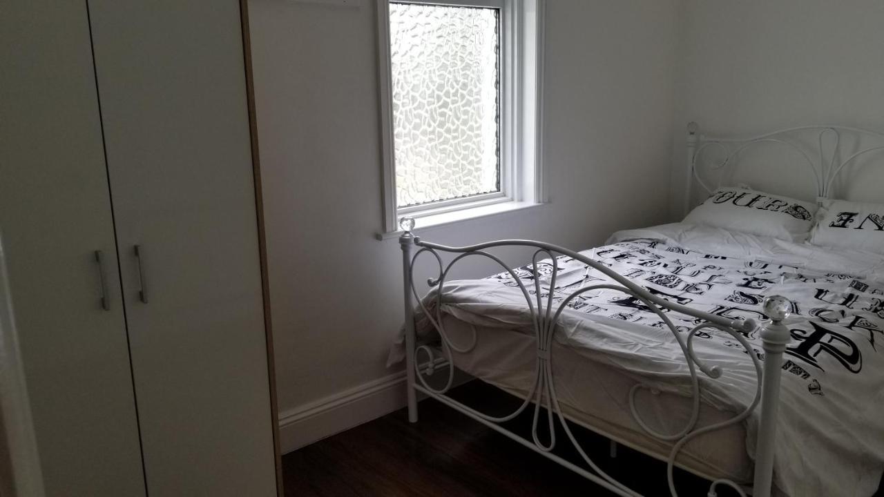 4 Bedroom House 10 Mins Walk To The Beach And Less Than A Mile From Bournemouth Main Station Bagian luar foto