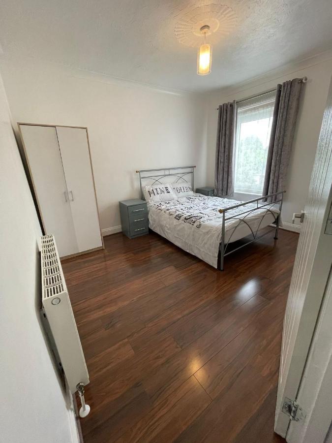 4 Bedroom House 10 Mins Walk To The Beach And Less Than A Mile From Bournemouth Main Station Bagian luar foto