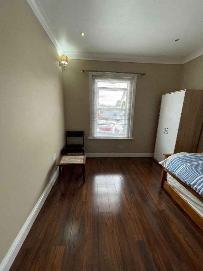 4 Bedroom House 10 Mins Walk To The Beach And Less Than A Mile From Bournemouth Main Station Bagian luar foto
