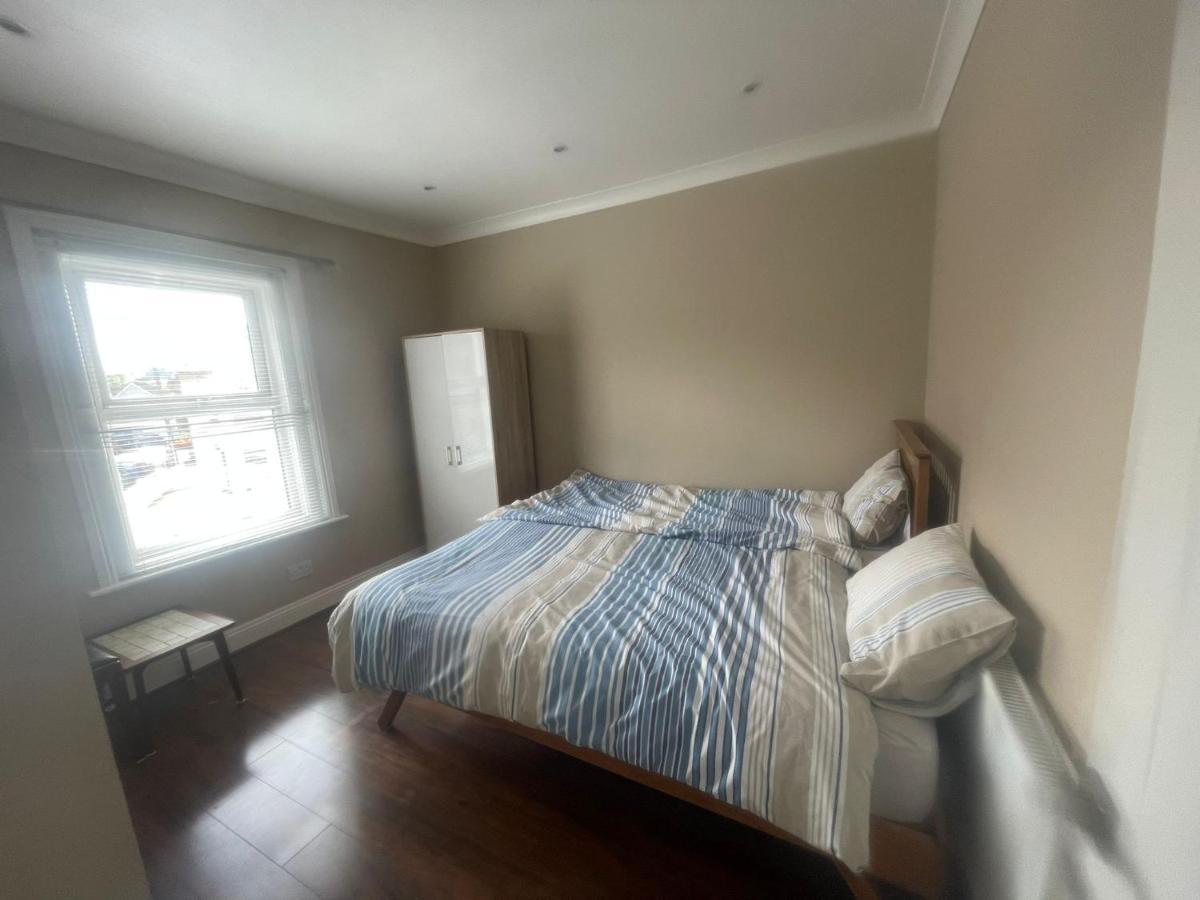4 Bedroom House 10 Mins Walk To The Beach And Less Than A Mile From Bournemouth Main Station Bagian luar foto