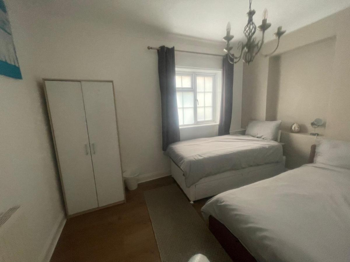 4 Bedroom House 10 Mins Walk To The Beach And Less Than A Mile From Bournemouth Main Station Bagian luar foto