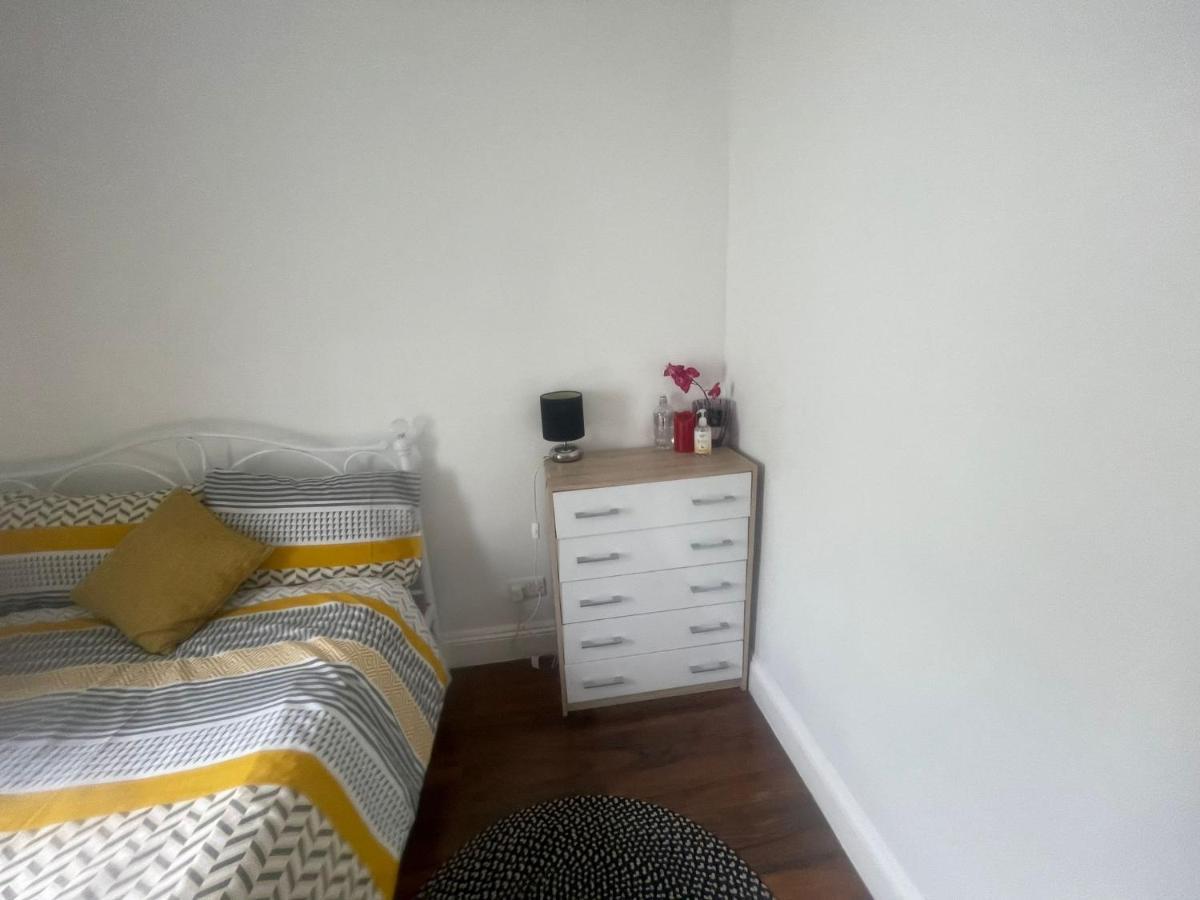 4 Bedroom House 10 Mins Walk To The Beach And Less Than A Mile From Bournemouth Main Station Bagian luar foto